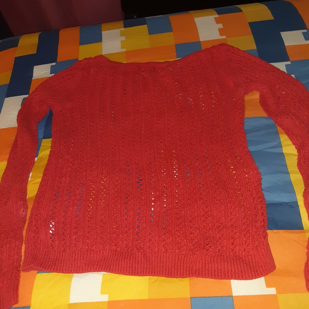 Red sweater - Picture 2 of 9